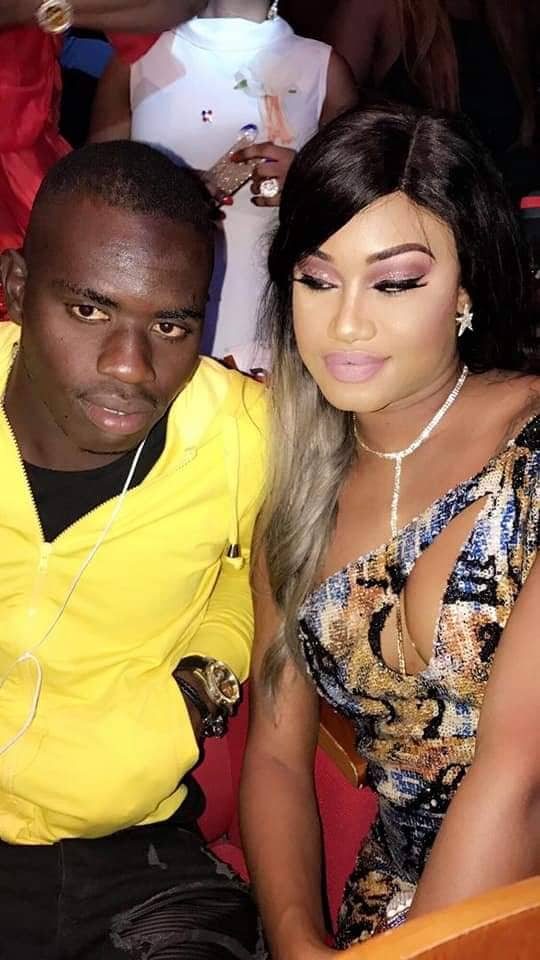Incroyable – Elimane Gueye « Mou serigne Saliou » loue des vieux pour demander la main de sa copine,la sulfureuse « Dash » Incroyable – Elimane Gueye « Mou serigne Saliou » loue des vieux pour demander la main de sa copine,la sulfureuse « Dash »