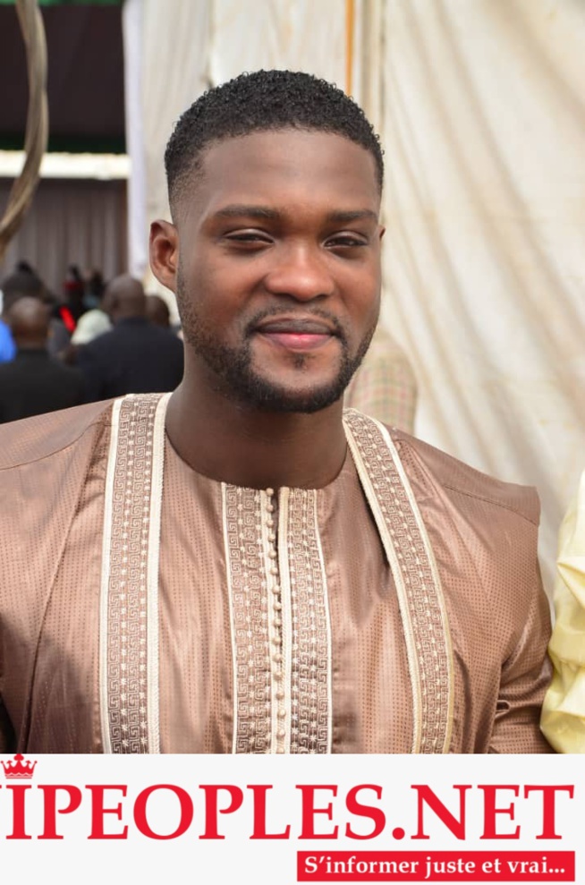 Massalikoul Djinane, Alé et Massamba les enfants de Madické Niang à la prière de la korité Massalikoul Djinane, Alé et Massamba les enfants de Madické Niang à la prière de la korité