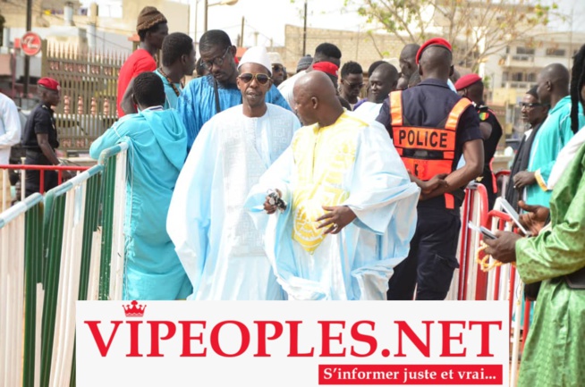 Cheikh Amar, le patron de Holding Amar fait son entrée à Massalikoul Djinane. Cheikh Amar, le patron de Holding Amar fait son entrée à Massalikoul Djinane.