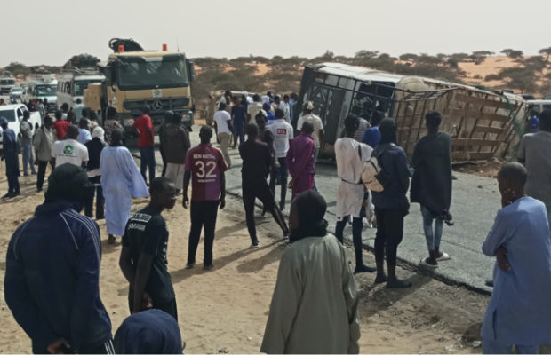 Axe Tiguend-Rosso Mauritanie : Un bus se renverse, fait trois morts et plusieurs blessés Axe Tiguend-Rosso Mauritanie : Un bus se renverse, fait trois morts et plusieurs blessés