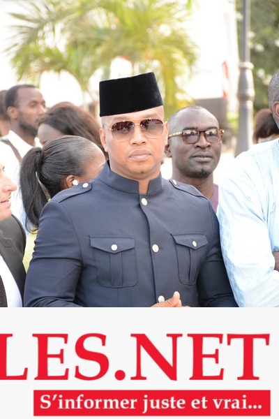  Les Lions sont arrivés au palais de la République, en boubou « Obasanjo » et brodés aux couleurs nationales