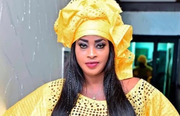 Korité 2019: Ndèye Guèye encore plus ravissante dans son « Sagnsé »