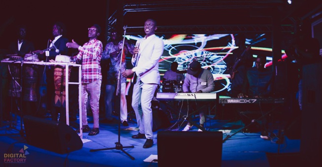 Novotél Pape Diouf se donne en spectacle live en guise de "ndewleunn"