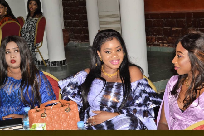 MAURITANIE SPÉCIAL KORITE: Momo Dieng crée l'embouteillage regardez ça. MAURITANIE SPÉCIAL KORITE: Momo Dieng crée l'embouteillage regardez ça.