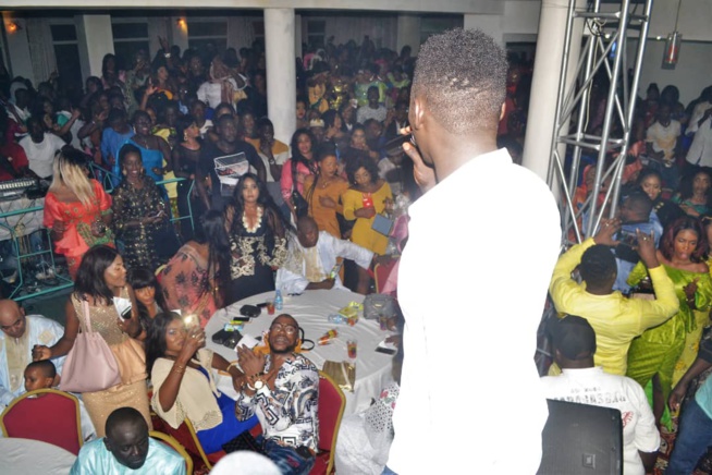 MAURITANIE SPÉCIAL KORITE: Momo Dieng crée l'embouteillage regardez ça. MAURITANIE SPÉCIAL KORITE: Momo Dieng crée l'embouteillage regardez ça.