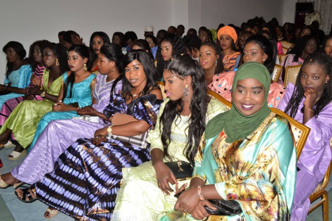 MAURITANIE SPÉCIAL KORITE: Momo Dieng crée l'embouteillage regardez ça. MAURITANIE SPÉCIAL KORITE: Momo Dieng crée l'embouteillage regardez ça.
