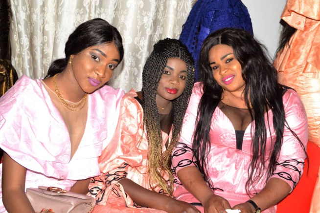 MAURITANIE SPÉCIAL KORITE: Momo Dieng crée l'embouteillage regardez ça. MAURITANIE SPÉCIAL KORITE: Momo Dieng crée l'embouteillage regardez ça.