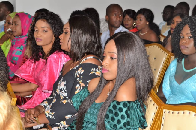 MAURITANIE SPÉCIAL KORITE: Momo Dieng crée l'embouteillage regardez ça. MAURITANIE SPÉCIAL KORITE: Momo Dieng crée l'embouteillage regardez ça.