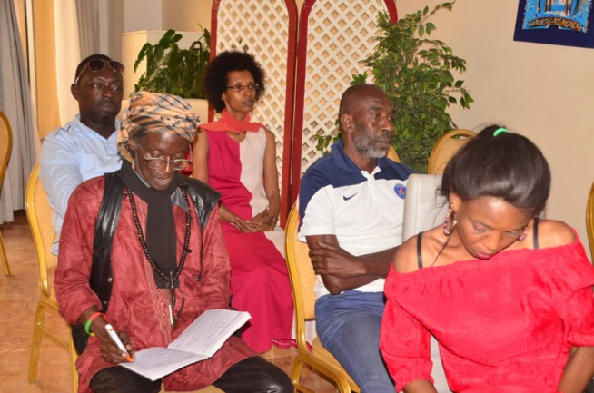 Mame Goor Diazaka tire sur la SODAVE: Ses des suceurs de sang. Mame Goor Diazaka tire sur la SODAVE: Ses des suceurs de sang.