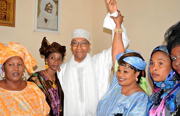 Des documents importants volés chez Abdoul Mbaye par les « services secrets » (vidéo)