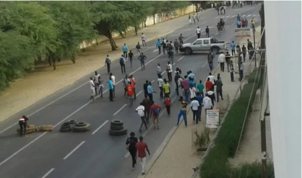 Ziguinchor : Ça Chauffe Entre Forces De L’ordre Et Étudiants Ziguinchor : Ça Chauffe Entre Forces De L’ordre Et Étudiants