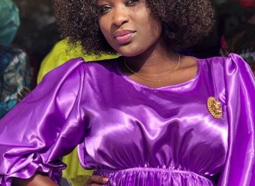 L’actrice Amsa  de la série « Maitresse d’un homme marié » qui fait le buzz brille de mille feux, teint naturel sans Xessal