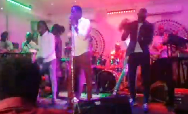 Waly Seck en direct au Baramundi crée l'embouteillage aux Almadies