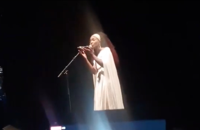 Coumba Gawlo en direct de l'Institut Français en concert.