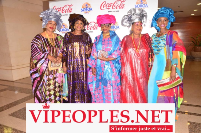 SANGNE SÉ NUIT DU BAZIN: Entrées des grandes dames en mode "THIOUB" au grand theatre. SANGNE SÉ NUIT DU BAZIN: Entrées des grandes dames en mode "THIOUB" au grand theatre.