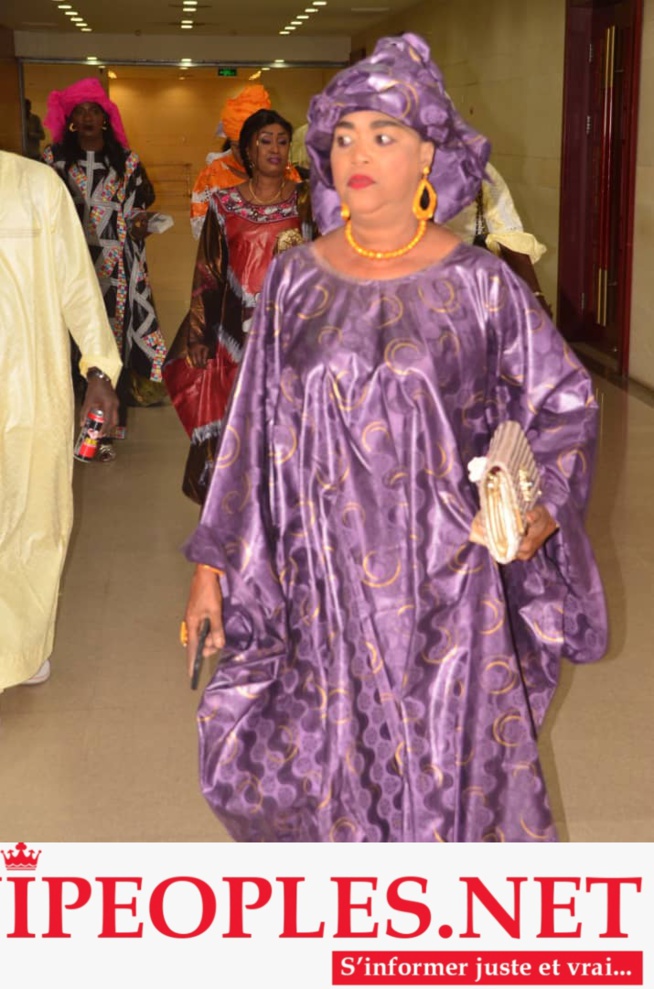 SANGNE SÉ NUIT DU BAZIN: Entrées des grandes dames en mode "THIOUB" au grand theatre.
