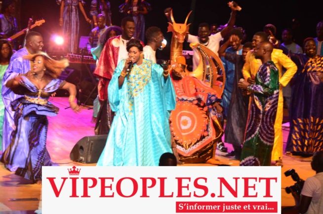 SANGNE SÉ NUIT DU BAZIN: Entrées des grandes dames en mode "THIOUB" au grand theatre. SANGNE SÉ NUIT DU BAZIN: Entrées des grandes dames en mode "THIOUB" au grand theatre.