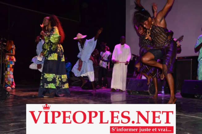 INSTITUT FRANÇAIS: La Diva Coumba Gawlo séduit son public INSTITUT FRANÇAIS: La Diva Coumba Gawlo séduit son public