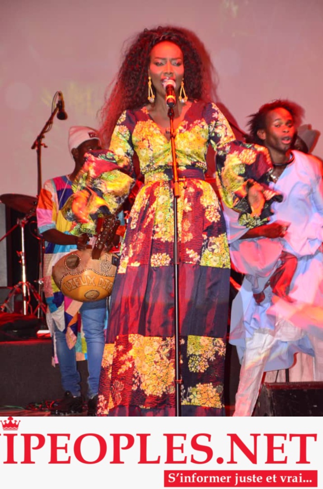 INSTITUT FRANÇAIS: La Diva Coumba Gawlo séduit son public INSTITUT FRANÇAIS: La Diva Coumba Gawlo séduit son public