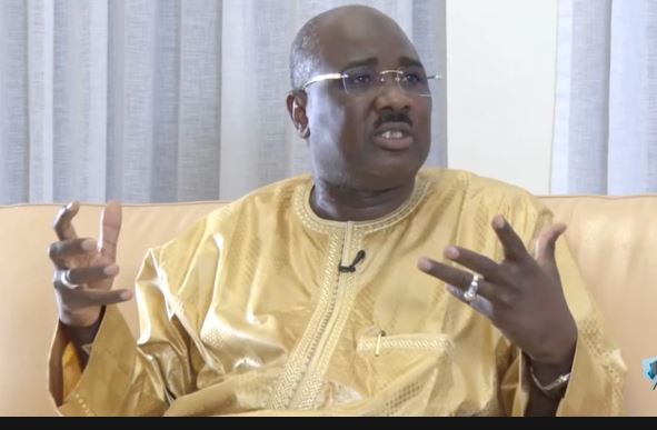 Farba Ngom accuse Thierno Alassane Sall: "C'est est un grand dealer, il a encaissé l’argent d’une autorité…" Farba Ngom accuse Thierno Alassane Sall: "C'est est un grand dealer, il a encaissé l’argent d’une autorité…"