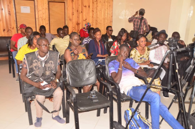 Point de presse collectif des artistes de la sicap en prélude à la fête de la musique au terminus liberté 5 Point de presse collectif des artistes de la sicap en prélude à la fête de la musique au terminus liberté 5