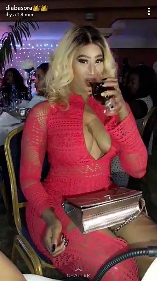 Tenue indescente: Regardez Diaba Sora , elle montre tout