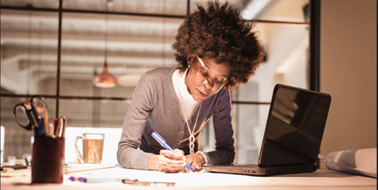 Travailler plus de dix heures par jour de façon prolongée augmente le risque d'Avc Travailler plus de dix heures par jour de façon prolongée augmente le risque d'Avc