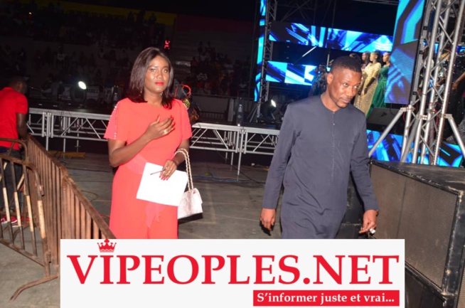 Katy Ly remporte la couronne Miss Labado 2019 devant les 19 participantes au stade Marius Ndiaye avec Waly Seck Katy Ly remporte la couronne Miss Labado 2019 devant les 19 participantes au stade Marius Ndiaye avec Waly Seck