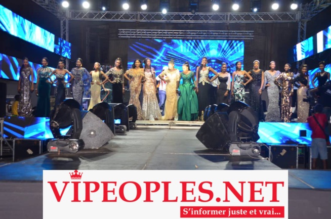 Katy Ly remporte la couronne Miss Labado 2019 devant les 19 participantes au stade Marius Ndiaye avec Waly Seck Katy Ly remporte la couronne Miss Labado 2019 devant les 19 participantes au stade Marius Ndiaye avec Waly Seck