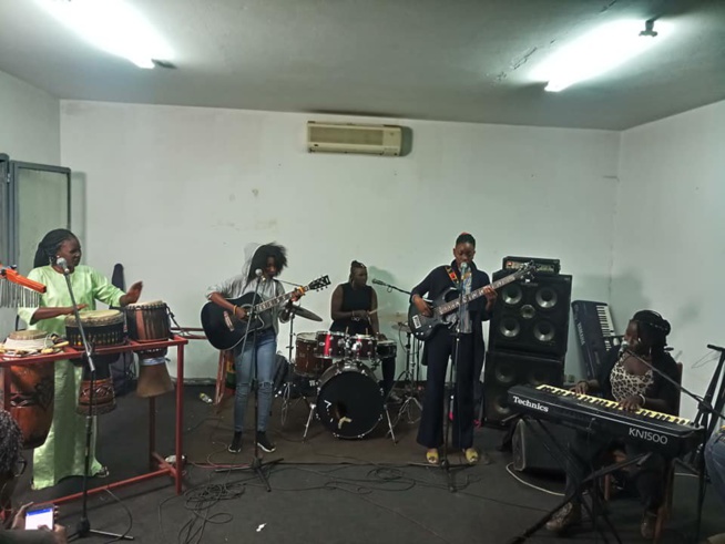 Fête de la Musique L’Orchestre Jigeen Ñi déroule avec succés à Pikine Guinaw Rails et à la Place de la Nation . Fête de la Musique L’Orchestre Jigeen Ñi déroule avec succés à Pikine Guinaw Rails et à la Place de la Nation .