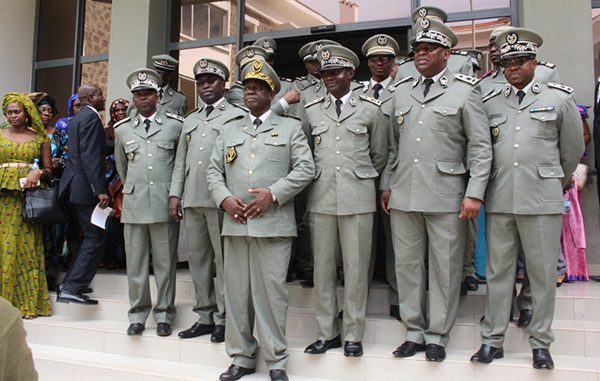 Urgent-Vaste mouvement annoncé au niveau des gradés de la Douane Sénégalaise Urgent-Vaste mouvement annoncé au niveau des gradés de la Douane Sénégalaise