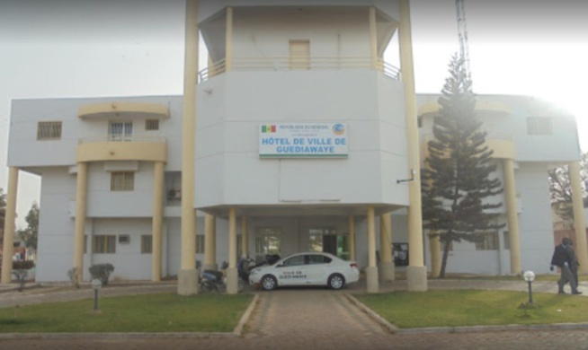 L'accès de la mairie bloqué par ses partisans: Aliou Sall rebrousse chemin