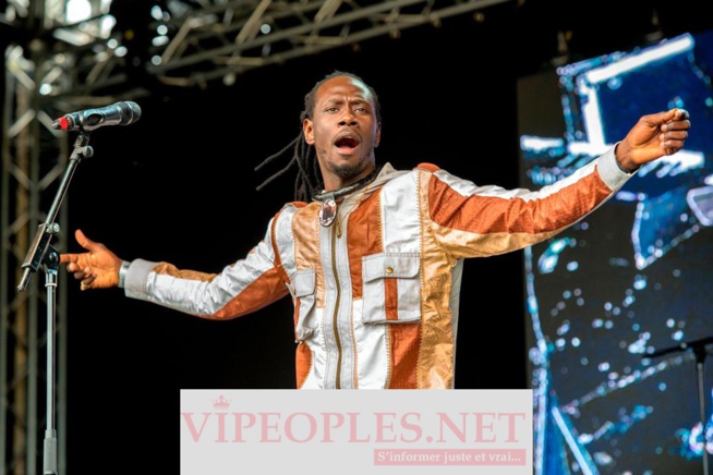 FÉTE DE LA MUSIQUE: 6 Minutes 38 seconde, Carlou D donne un show époustouflante à Bruxelles FÉTE DE LA MUSIQUE: 6 Minutes 38 seconde, Carlou D donne un show époustouflante à Bruxelles