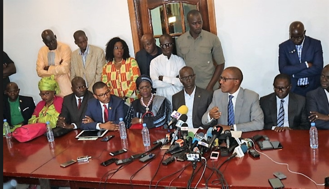 Mouvement "SAM SUNU RÉW" face à la presse ce jeudi à 16 h au Fun City. Mouvement "SAM SUNU RÉW" face à la presse ce jeudi à 16 h au Fun City.