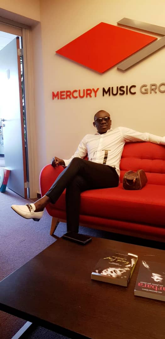 UNIVERSAL MUSIC AFRICA: Pape Diouf en séance de travail avec le staff à Paris.