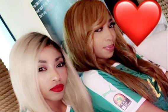 Zeyna Ndour en toute complicité, avec la sœur de sa mère