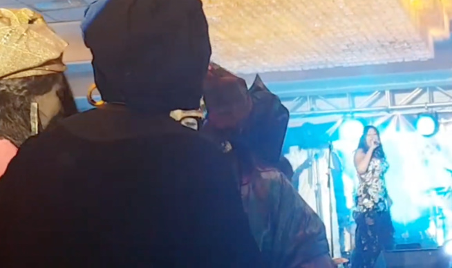 KING FHAD: La prestation explosive de Titi au Festival Chant des Lingueres initié par Coumba Gawlo. KING FHAD: La prestation explosive de Titi au Festival Chant des Lingueres initié par Coumba Gawlo.