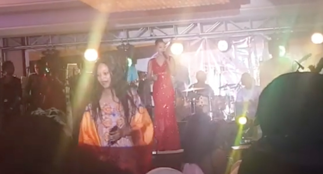 Festival Chant des Linguere, Assetou Niamé du Mali en live au King Fhad ravit la vedette. Festival Chant des Linguere, Assetou Niamé du Mali en live au King Fhad ravit la vedette.