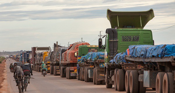 Transgambienne: les commerçants et transporteurs sénégalais dénoncent de nouvelles tracasseries Transgambienne: les commerçants et transporteurs sénégalais dénoncent de nouvelles tracasseries