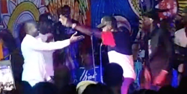 "SARGAL ANIMATEUR YI", Pape Diouf et les animateurs chauffent Sarabaa. REGARDEZ "SARGAL ANIMATEUR YI", Pape Diouf et les animateurs chauffent Sarabaa. REGARDEZ