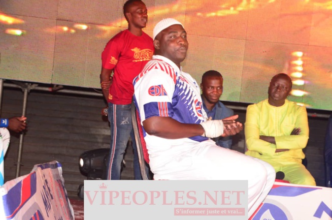 SHOW FACE TO FACE: Lac 2 et Boye Niang 2 se promméttent l'enfer le jour du combat, Titi vient pour mettre son sel . REGARDEZ SHOW FACE TO FACE: Lac 2 et Boye Niang 2 se promméttent l'enfer le jour du combat, Titi vient pour mettre son sel . REGARDEZ