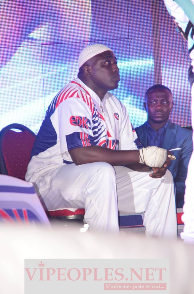 SHOW FACE TO FACE: Lac 2 et Boye Niang 2 se promméttent l'enfer le jour du combat, Titi vient pour mettre son sel . REGARDEZ SHOW FACE TO FACE: Lac 2 et Boye Niang 2 se promméttent l'enfer le jour du combat, Titi vient pour mettre son sel . REGARDEZ