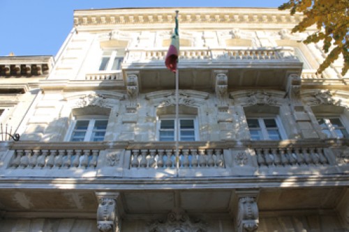 FERMETURE DE LEUR CONSULAT: LES SENEGALAIS DE BORDEAUX RECLAMENT LA SUSPENSION DE LA MESURE