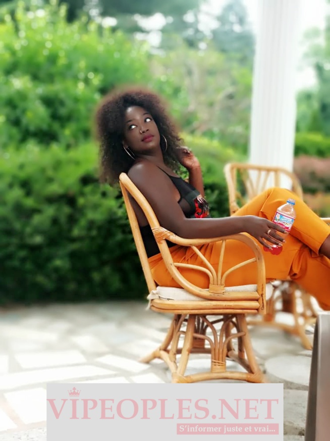 TOURNÉE NORD AMERICAINE: Les trois s°xy lady du groupe Safari, Maria, Khadija et Ndeffa prennent du bon temps.