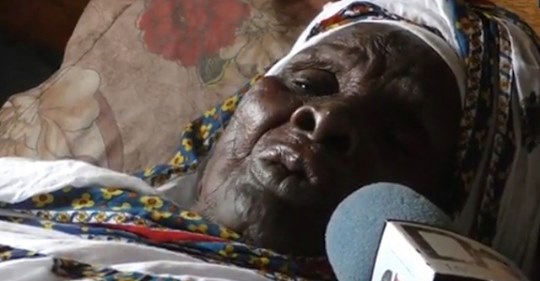 La maman de Khalifa Sall pleure son fils : “ Dites à Macky…Mon seul souci, c’est de voir mon fils libre…je suis vraiment fatiguée” La maman de Khalifa Sall pleure son fils : “ Dites à Macky…Mon seul souci, c’est de voir mon fils libre…je suis vraiment fatiguée”