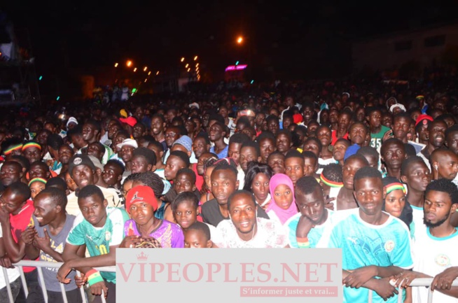 Concert Fan Zone avec Wally Seck, la place de la nation inondait de monde après la victoire du Sénégal face à l'Ouganda.