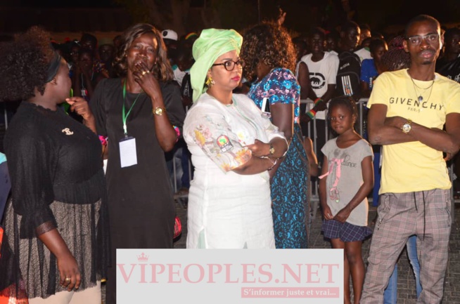 Concert Fan Zone avec Wally Seck, la place de la nation inondait de monde après la victoire du Sénégal face à l'Ouganda.