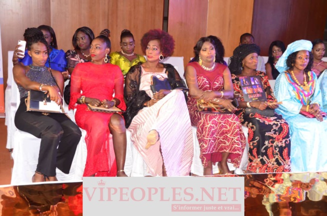 Première édition: Les belles dames se sont données RV au Défilé de 2 M DESIGN By Mounir Moda. REGARDEZ
