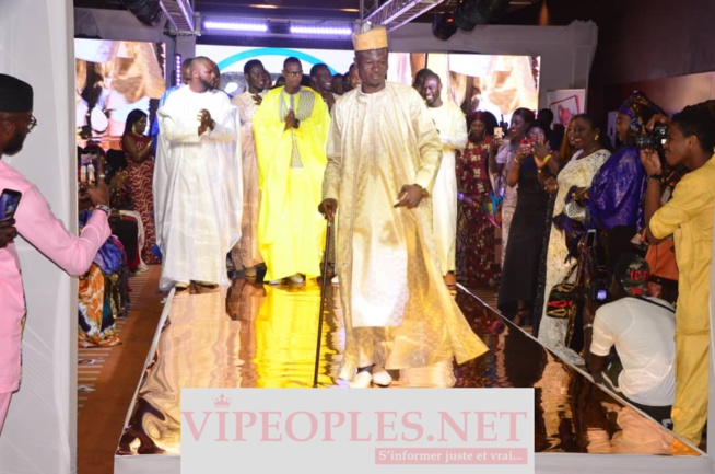 Première édition: Les belles dames se sont données RV au Défilé de 2 M DESIGN By Mounir Moda. REGARDEZ