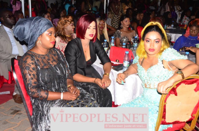 CICES REVIVEZ LES IMAGES EXPLOSIVES DU LIVE SHOW DE MOMO DIENG QUI GRAVIT LES ÉCHELONS. CICES REVIVEZ LES IMAGES EXPLOSIVES DU LIVE SHOW DE MOMO DIENG QUI GRAVIT LES ÉCHELONS.